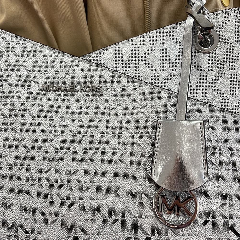 Michael Kors Jet Set Travel Large Chained Tote Shoulder Bag MK 
Silver

NWT - Picture 2 of 16
